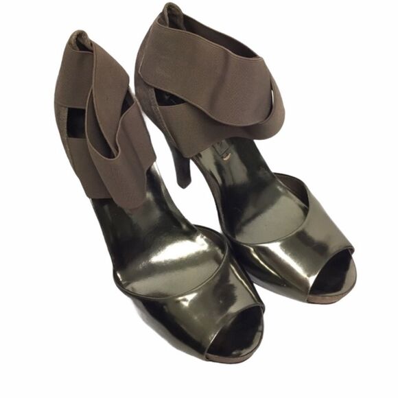 BCBGMAXAZRIA Metallic Peep Toe Platform Sandals Pumps Heels Shoes 7 - Picture 3 of 6